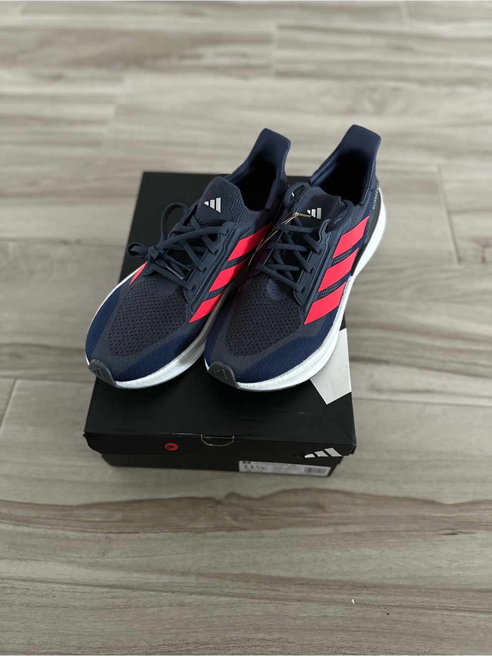 Adidas Ultraboost 5x Navy Sneakers with red Stripes